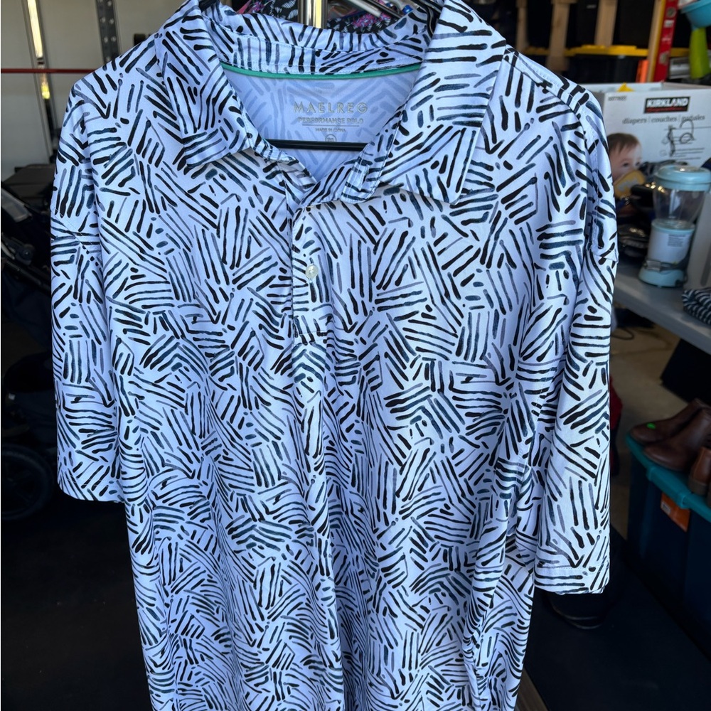 Men's Black and White Patterned Shirt